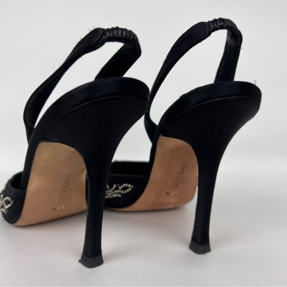 Manolo Blahnik Embellished Jewel Encrusted Crystal Carolyne Slingback Pumps - Picture 13 of 13